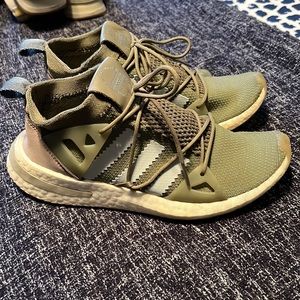 Adidas women’s sneakers